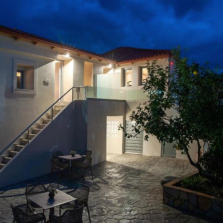 Sir T Residence Floka  Buitenkant foto