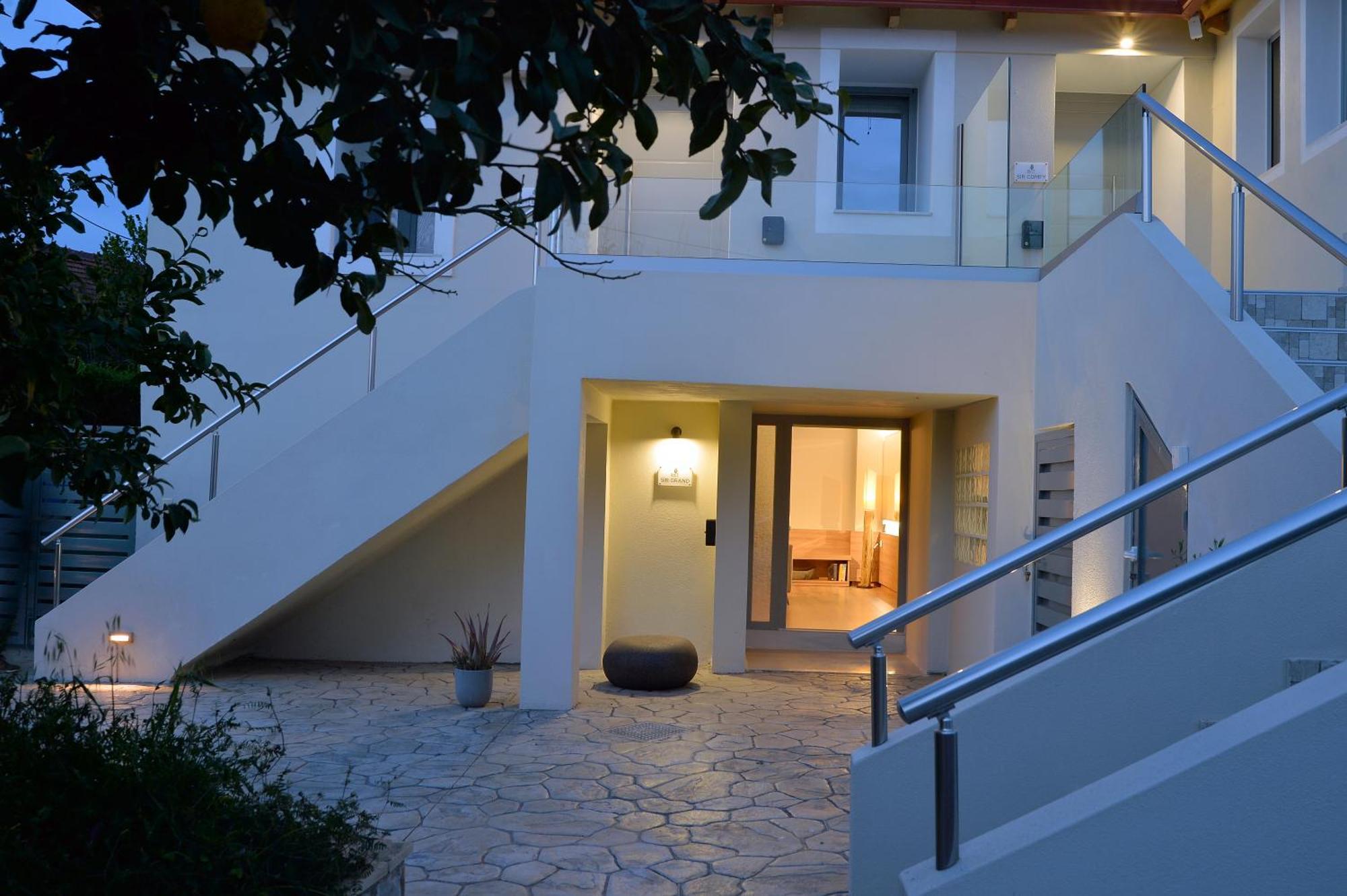 Sir T Residence Floka  Buitenkant foto